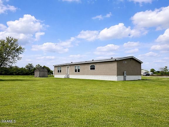3rd image of 1032A Cormier Rd