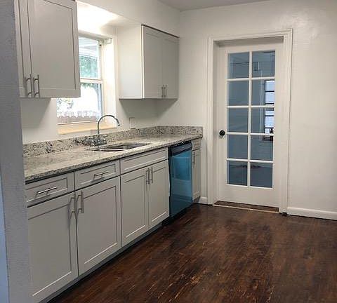 2nd image of 112 S Renellie Dr