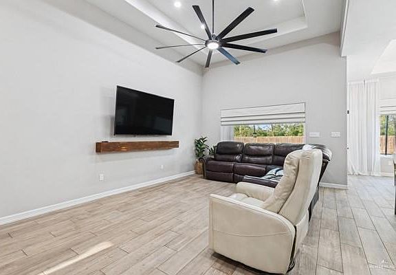 5th image of 3708 Brook Ln
