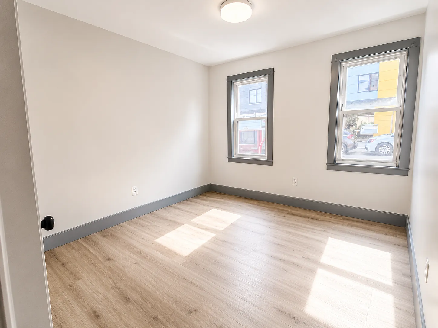 4 bed, 900 sqft, $2,650 — Photo 3