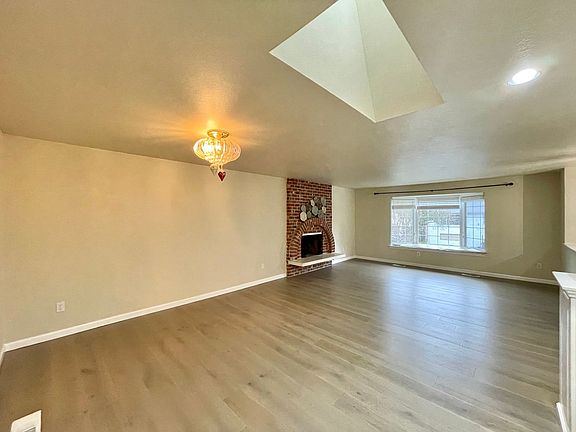 5th image of 3023 NE 192nd St