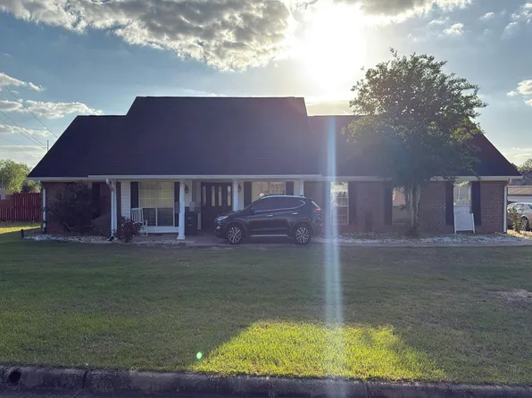 201 Britt Dr, Enterprise, AL 36330