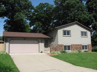811 34th Avenue Ct NW, Rochester, MN 55901