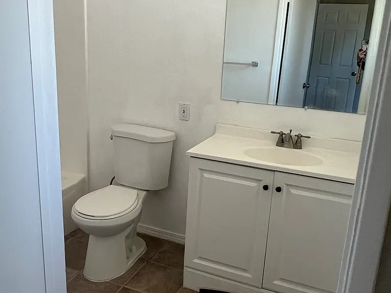 304 Palm Dr — Photo 9