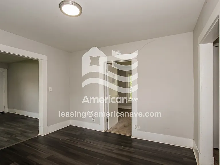 1021731_004_dining_room_4.jpg