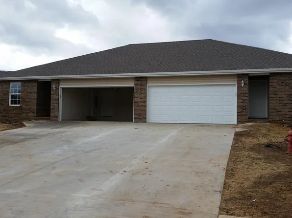 1001 W Black Street, Ozark, MO 65721