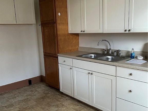5th image of 1010 Race St