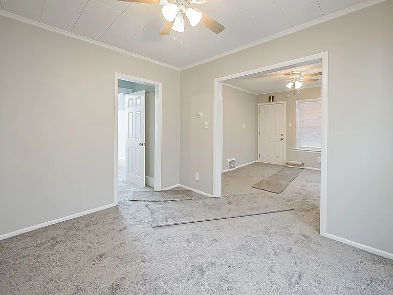 245 S Edith St — Photo 10