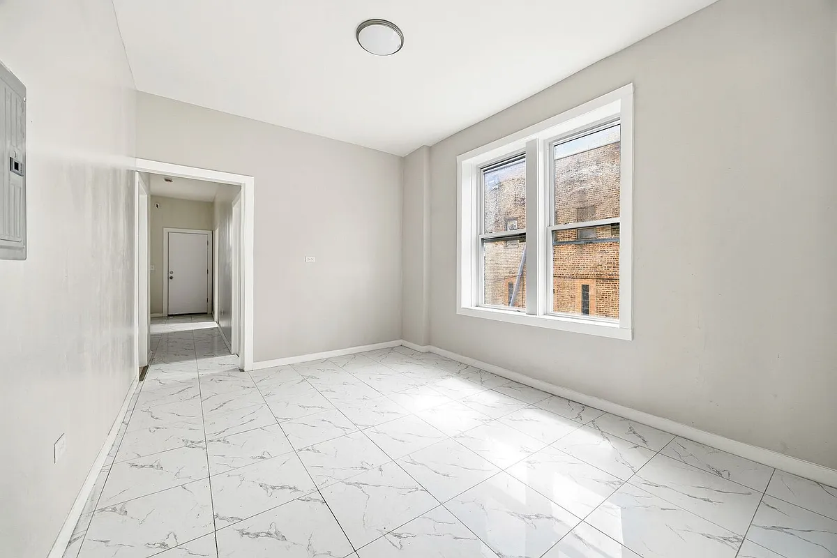 Building Photo - 1621 S Lawndale Ave #2-1