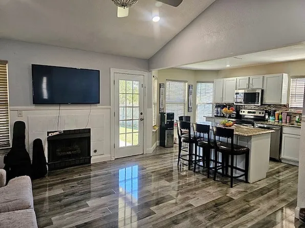 2871 Orchard St, Springdale, AR 72764