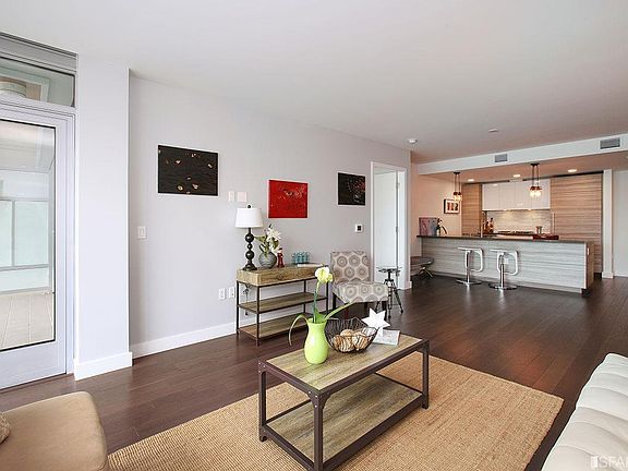5th image of 718 Long Bridge St APT 318