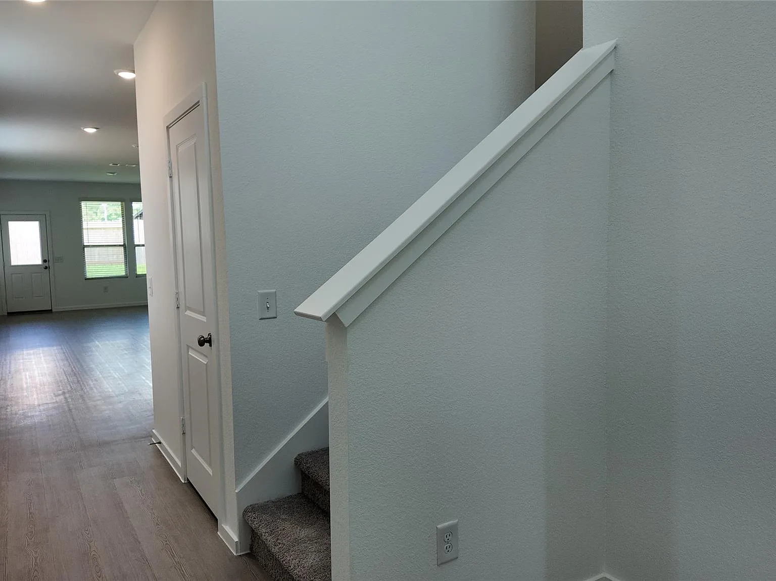 4 bed, 2.5 bath, 2218 sqft, $2,200 — Photo 2