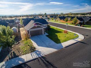 2567 NE 5th St, Redmond, OR 97756
