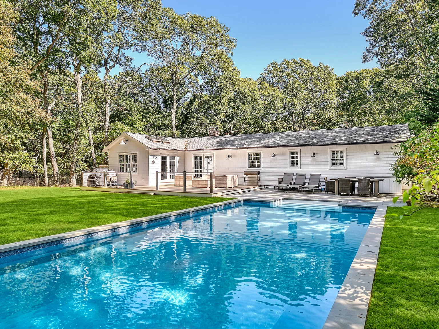 A Stylish Summer Retreat in Springs — Photo 1