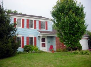 104 Charleston Dr, Willow Street, PA 17584