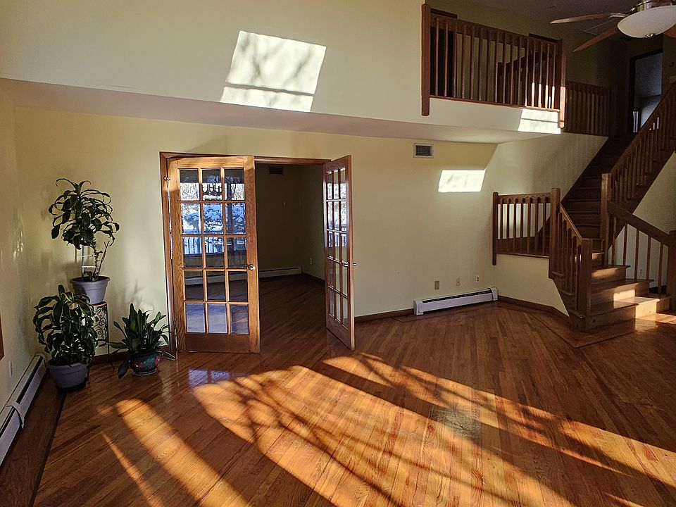 1st image of 15 Julien Ct