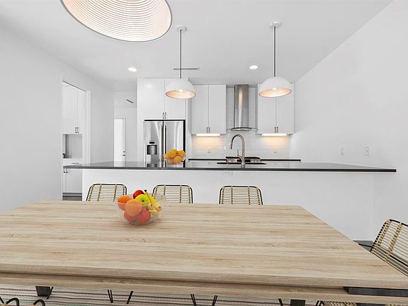 3rd image of 1811 Justin Ln Unit B