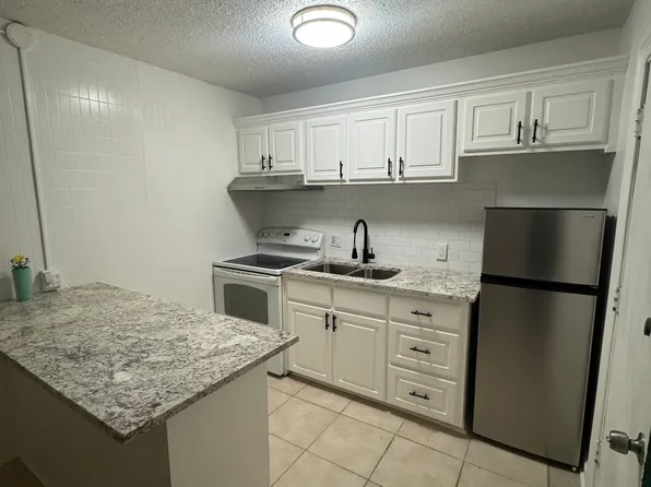 10945 Cherry Hill Ave APT 5, Baton Rouge, LA 70816