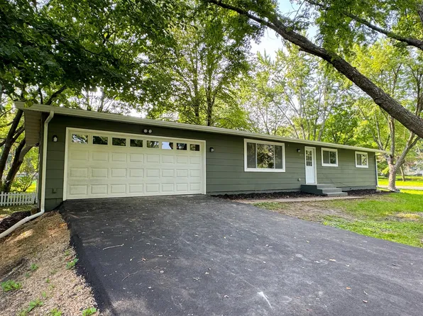 835 Niagara Ln N, Plymouth, MN 55447