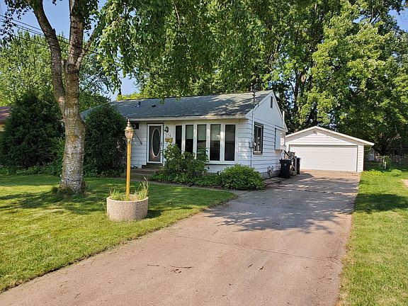 2nd image of 114 S Black Eagle Dr
