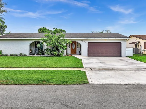 8931 NW 7th Ct, Pembroke Pines, FL 33024