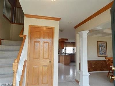 4th image of 493 Woodcrest Dr
