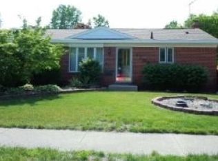 1302 S Dowling St, Westland, MI 48186