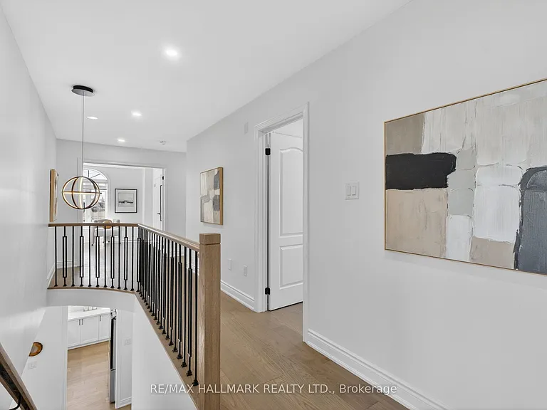 57 Saint Nicholas Cres — Photo 22