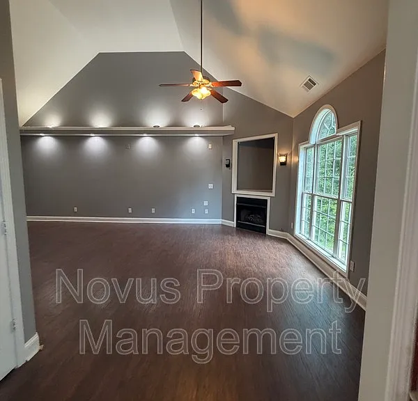 214 Farmington Trce — Photo 5