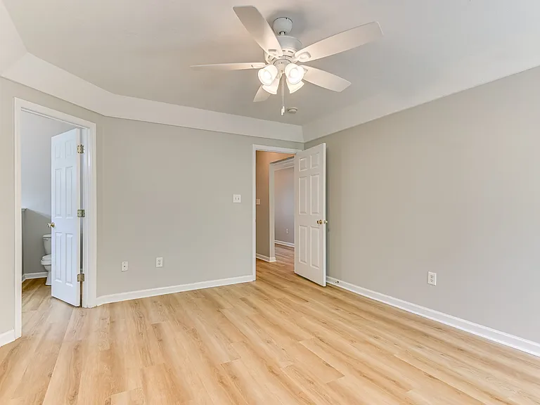 1955 Shoreline Dr — Photo 16