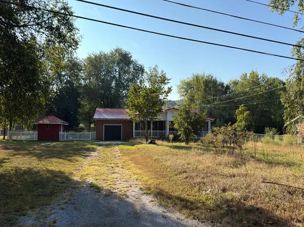 2028 W Valley Rd, Whitwell, TN 37397