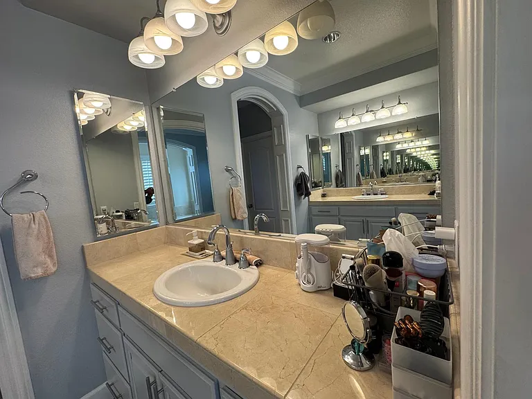 2202 Rosemount Ln — Photo 9