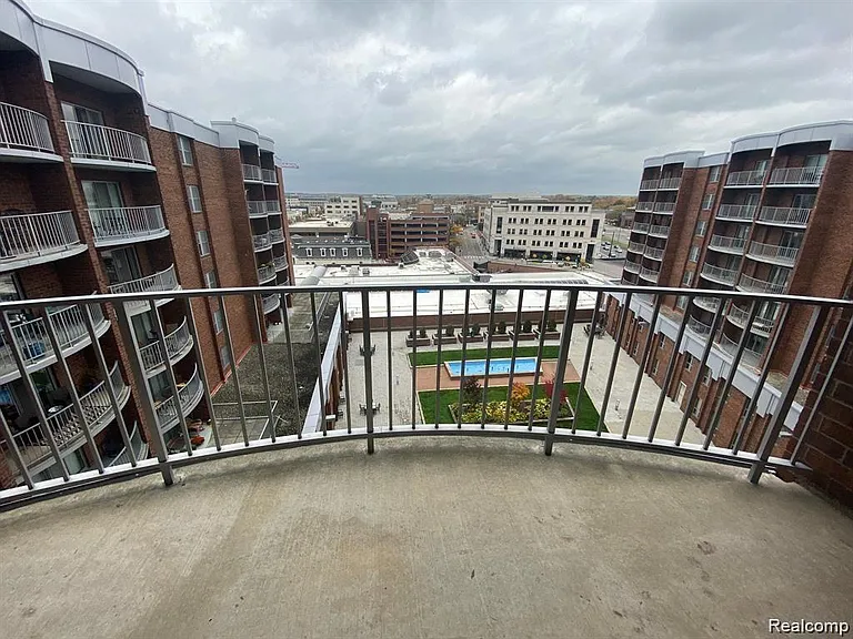 411 S Old Woodward Ave #913 — Photo 8