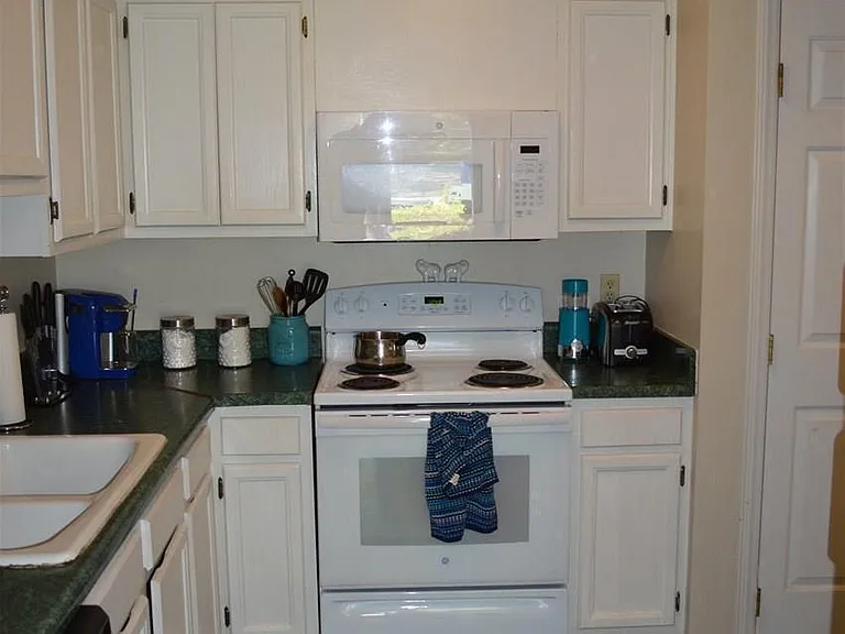 1945 Trexler Ct — Photo 5