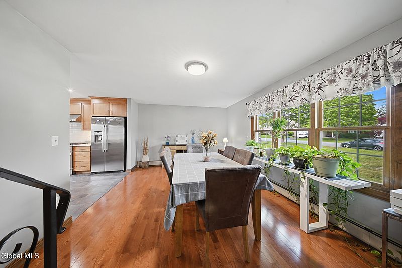 5th image of 32 Willoughby Drive