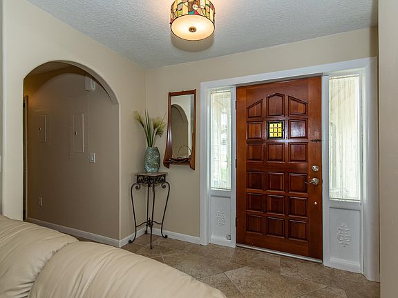 4th image of 301 Trade Wind Ln