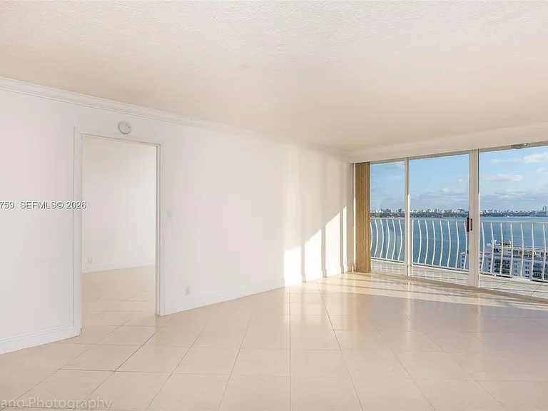 7601 E Treasure Dr #2406 — Photo 7