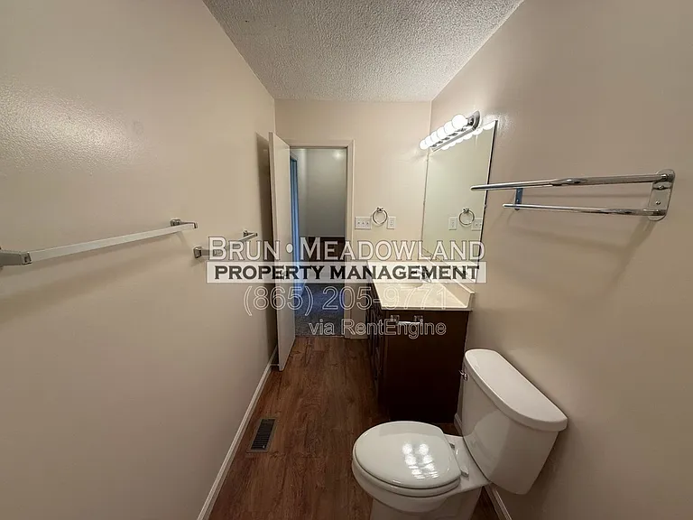 1811 Meadowland Ln #C — Photo 17