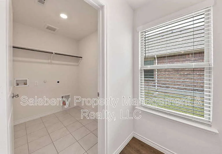503 Willow View Way — Photo 18