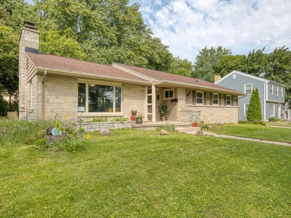 684 S 6th AVENUE, West Bend, WI 53095