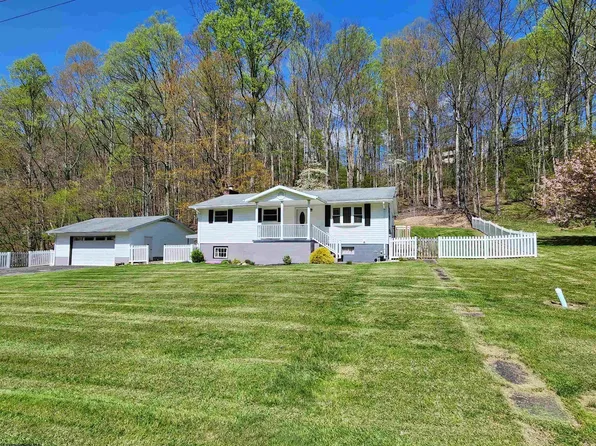 172 Chestnut View Dr, Clarksburg, WV 26301