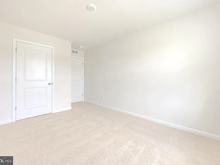 110 Charing Cross Dr — Photo 23
