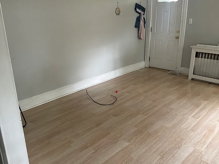 1209 Sanderson Ave — Photo 5