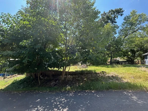 000 Recreation Avenue, Rockaway Beach, MO 65740