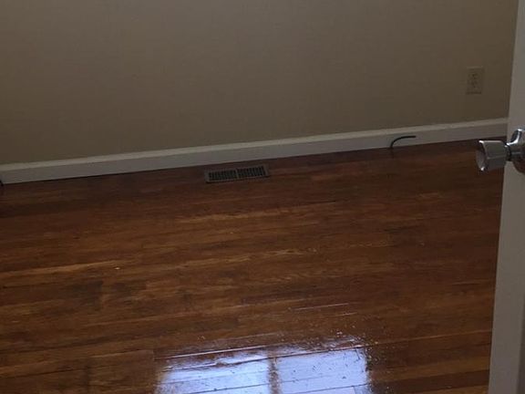 2nd image of 34822 Wurfel St