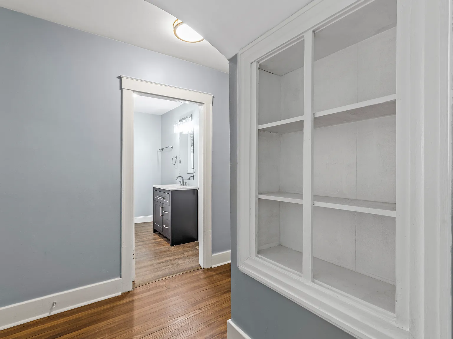 3 bed, 1256 sqft, $2,100 — Photo 4
