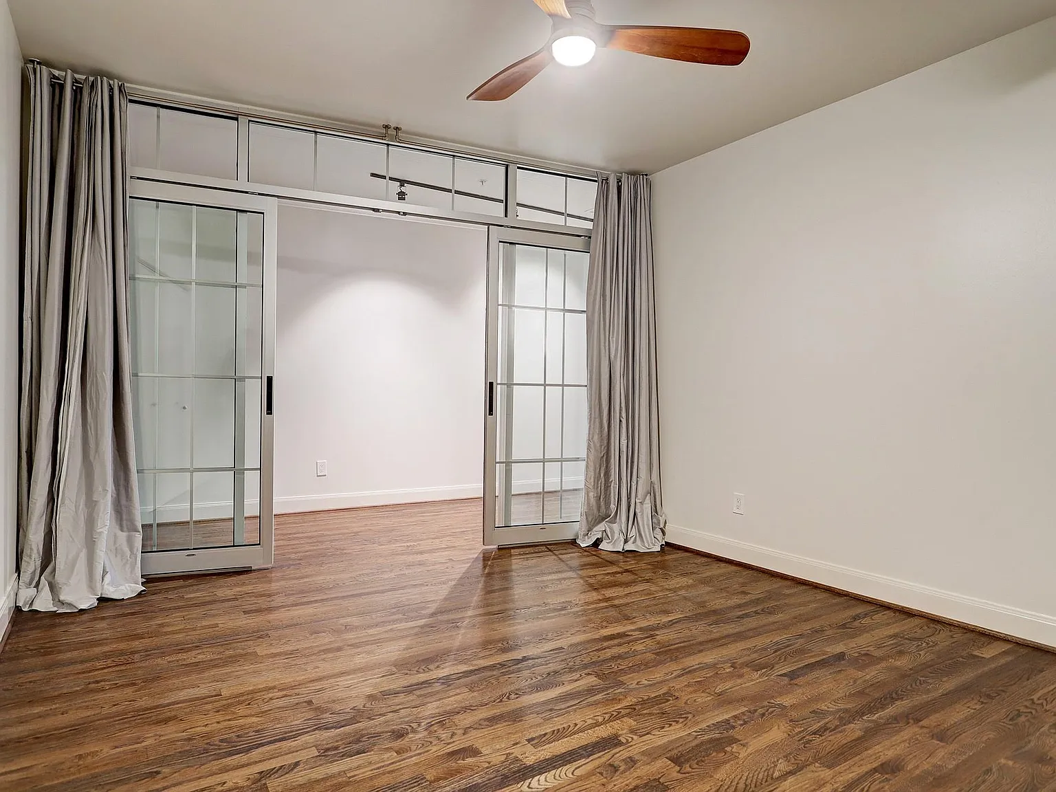 2 bed, 2.0 bath, 2170 sqft, $4,500 — Photo 4