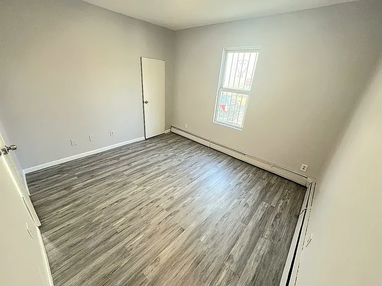 1104 Grove St #2D — Photo 4