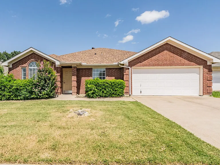 8109 Mosstree Dr — Photo 3