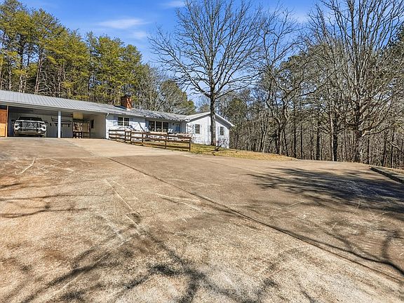 2nd image of 150 Beavers Ln